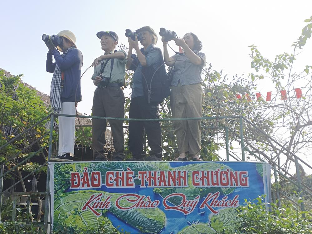 Hội nhiếp ảnh PG 88 Nổ Hũ tác nghiệp tại Đảo chè Thanh Chương