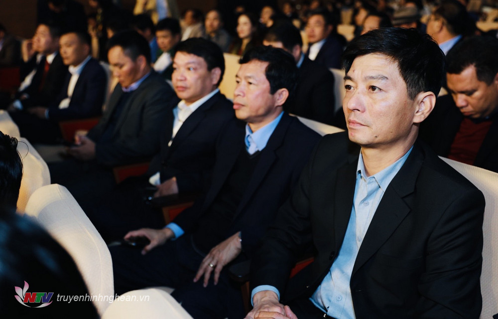 Các đại biểu dự chương trình.