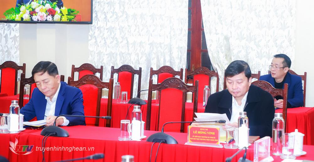 Các đồng chí lãnh đạo tỉnh dự hội nghị. 