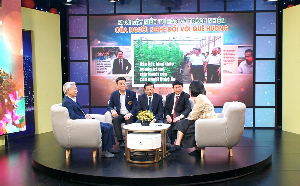 Khơi dậy niềm tự hào và trách nhiệm của người Nghệ với quê hương