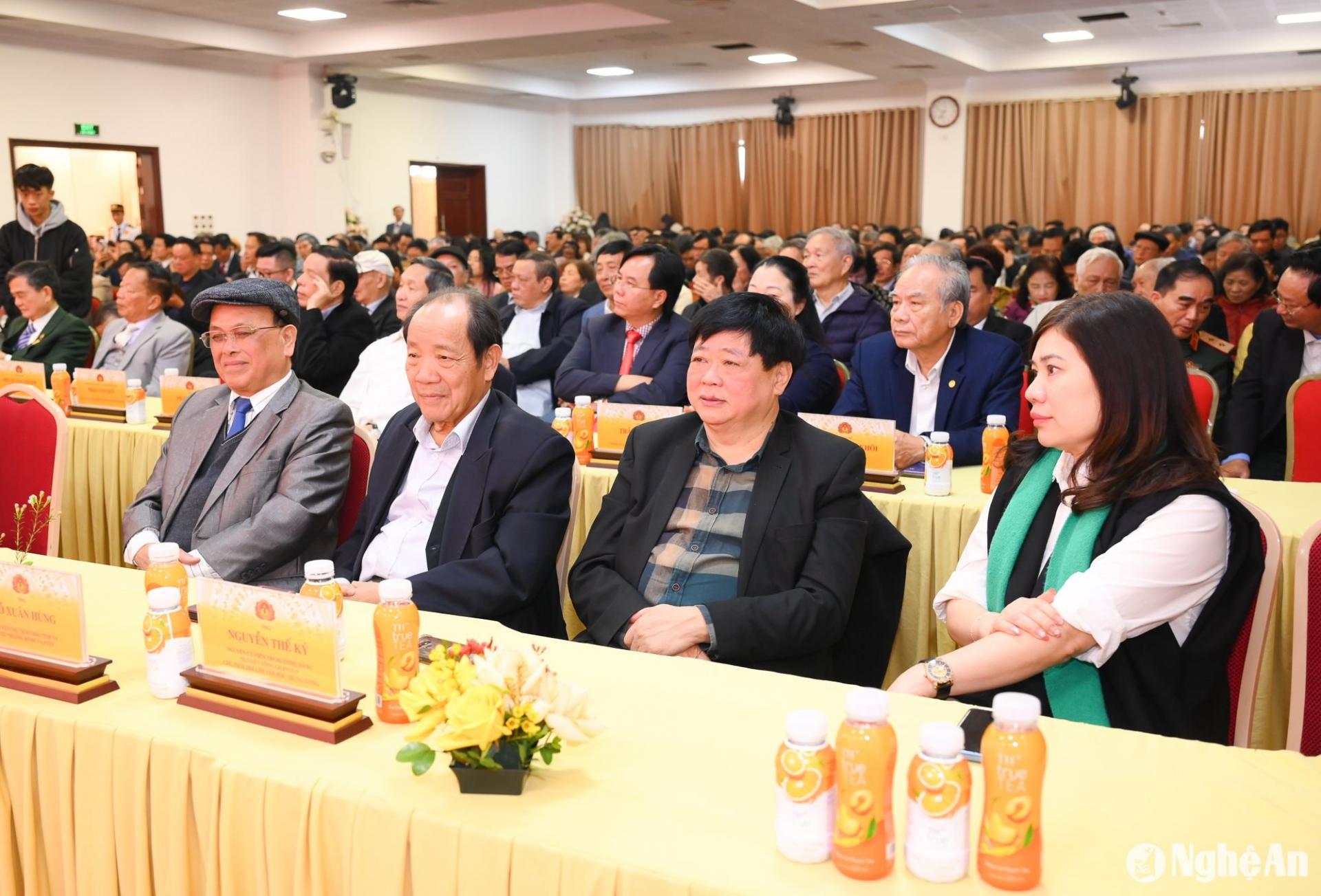 Các đại biểu là nguyên cán bộ, lãnh đạo các bộ, ngành người PG88 go Bắn cá tham dự buổi gặp mặt. Ảnh: BNA