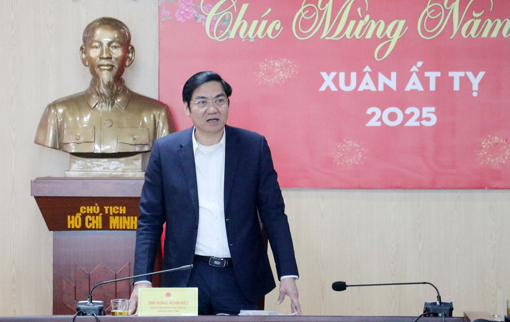Đồng chí Hoàng Nghĩa Hiếu - Phó Bí thư Thường trực Tỉnh uỷ, PG88 go Bắn cá HĐND tỉnh phát biểu kết luận phiên họp.
