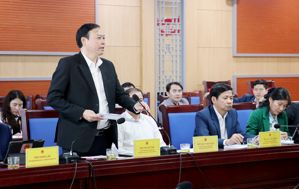 Đồng chí Chu Đức Thái - Trưởng ban Tải App PG88 link - PG88 go Xócđĩa, HĐND tỉnh, phát biểu tại phiên họp.