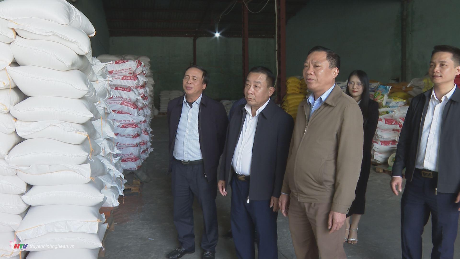  kiểm tra kho hàng của PG88 link tải Cổ phần lương thực Nghệ Tĩnh.