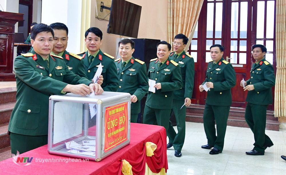 Thủ trưởng, cán bộ và chiến sĩ Bộ CHQS tỉnh PG88 go Bắn cá quyên góp, ủng hộ Tết vì người nghèo Xuân Ất Tỵ 2025.