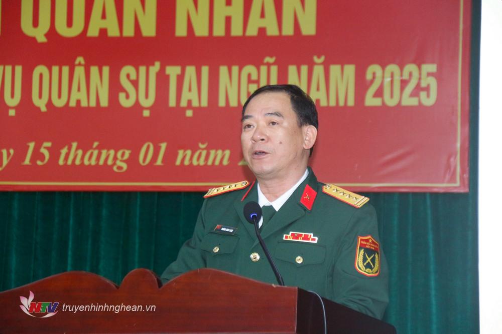 Đại tá Hoàng Đình Luân – Phó Chỉ huy trưởng Bộ Chỉ huy Quân sự tỉnh phát biểu tại buổi lễ.