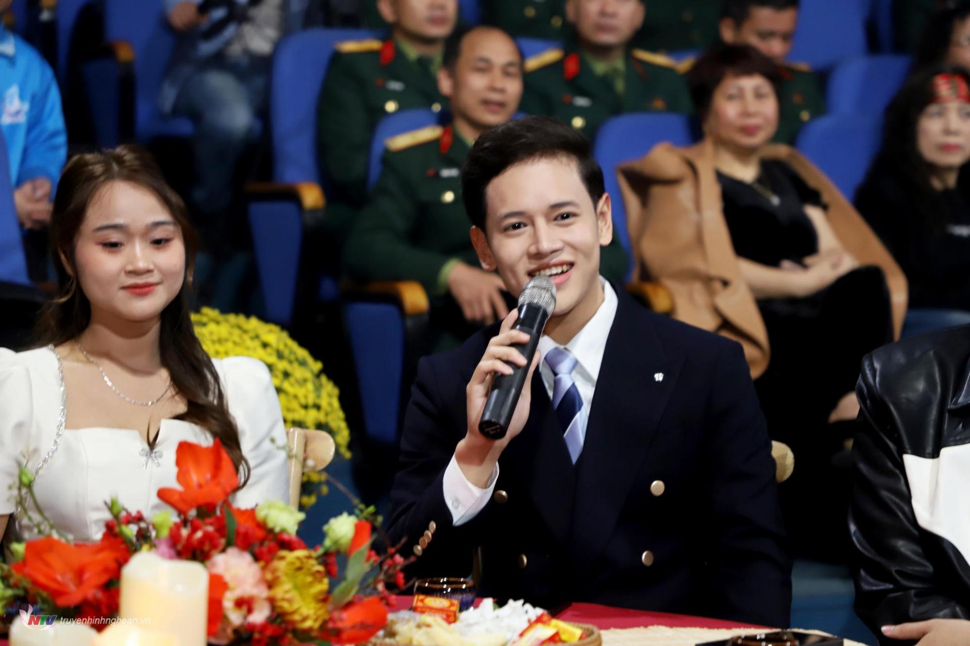 Ca sỹ Hoàng Sơn - Giọng ca xứ Thanh trưởng thành từ Giải Sao Mai xứ Nghệ 2024 xúc động chia sẻ về những kỷ niệm trong suốt quá trình tham gia cuộc thi.