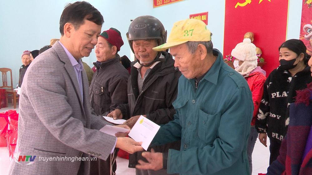 Ông Nguyễn Trọng Đàm, PG88 go Bắn cá Hội Bảo trợ người khuyết tật và trẻ mồ côi PG 88 Nổ Hũ trao quà cho người khuyết tật, trẻ mồ côi, hộ nghèo, hộ cận nghèo xã Nghĩa Mai.