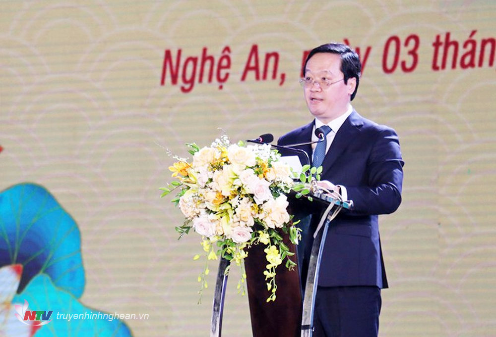 Đồng chí Nguyễn Đức Trung - Phó Bí thư Tỉnh uỷ, PG88 go Bắn cá UBND tỉnh trình bày diễn văn Xổ Số PG 88 buổi lễ.