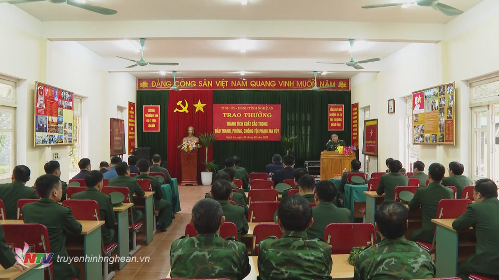 Toàn cảnh lễ trao thưởng.