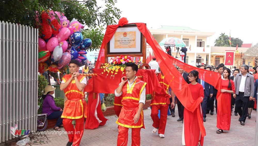 Lễ rước Bằng công nhận Di tích lịch sử cấp tỉnh Nhà thờ Thượng thư Hồ Trọng Đĩnh và Nhà thờ Hồ Sỹ Tư.