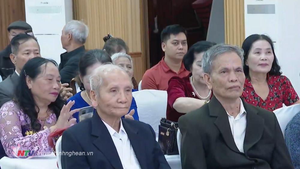 Thành viên các CLB và công chúng yêu thơ, nhạc trên địa bàn tỉnh tham dự chương trình.