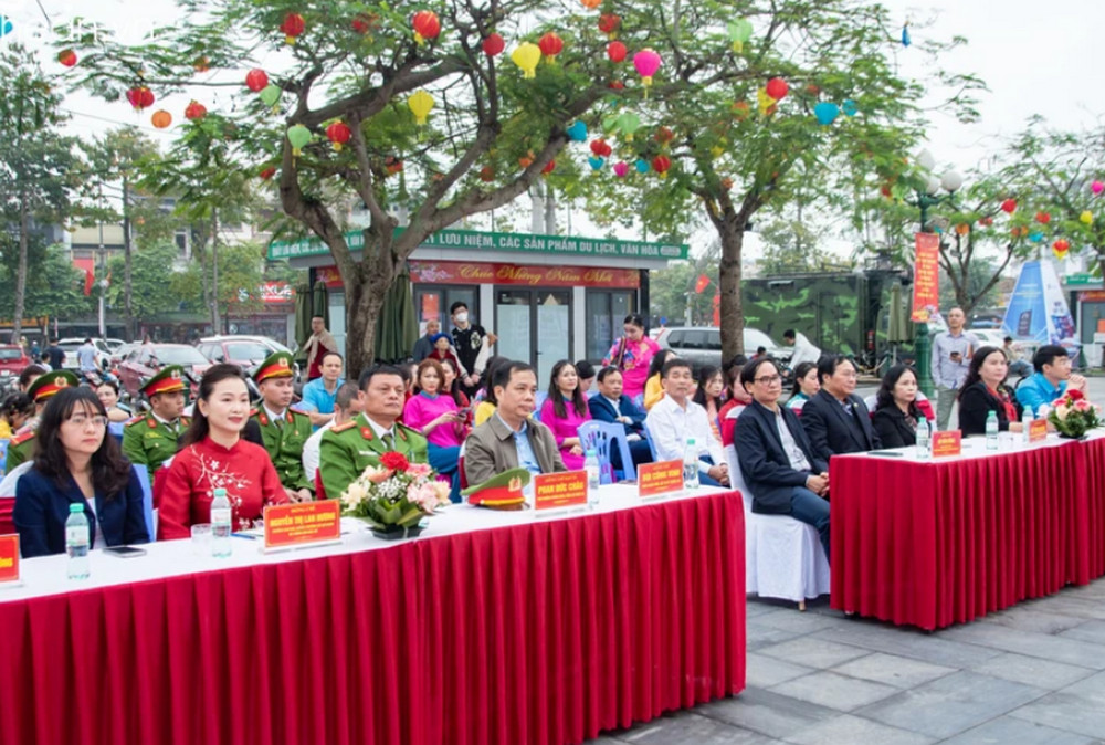 Dự lễ Xổ Số PG 88 có đại diện lãnh đạo Ban Tuyên giáo Tỉnh ủy, Đảng ủy Khối các cơ quan tỉnh, Sở Văn hóa và PG88 go Xócđĩa, Hội Nhà báo PG88 go Bắn cá, Hội Liên hiệp Văn học - Nghệ thuật tỉnh PG88 go Bắn cá.