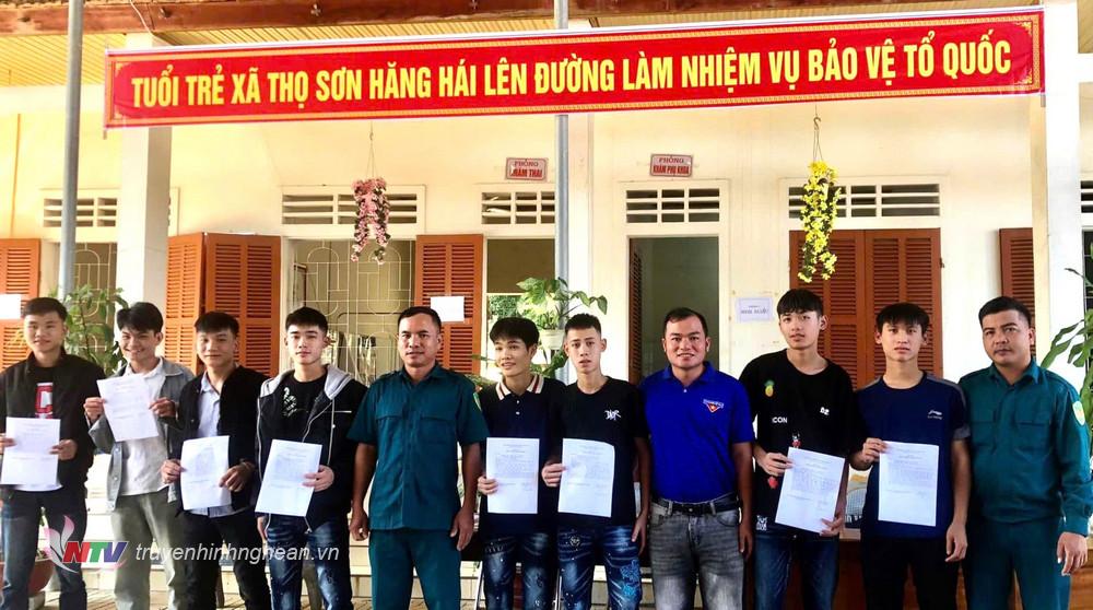 Xã Thọ Sơn có 8 thanh niên viết đơn tình nguyện.