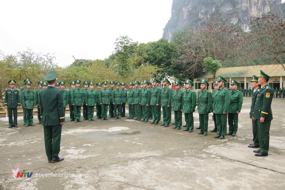 Ngay sau lễ khai giảng các chiến sĩ mới bước ngay vào huấn luyện.