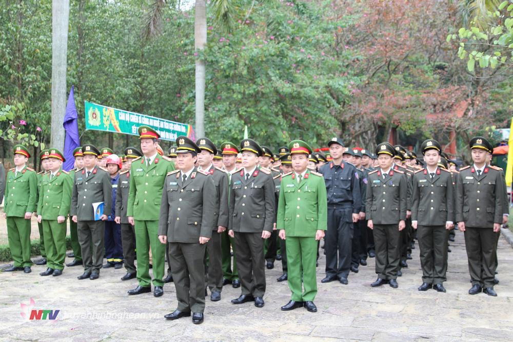 Toàn cảnh lễ phát động.