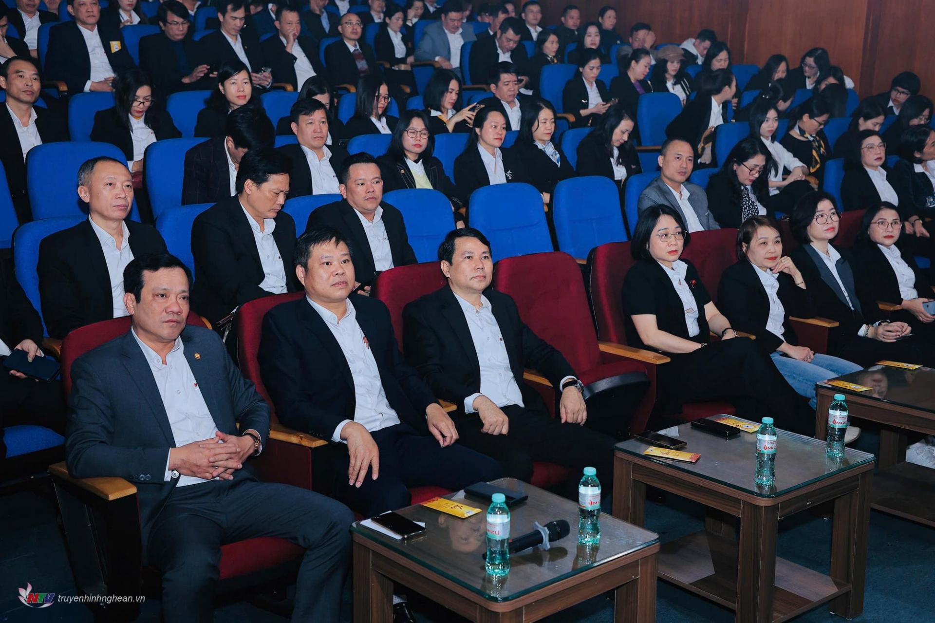 Các đồng chí trong Ban Giám đốc cùng toàn thể viên chức, người lao động Đài tham dự buổi gặp mặt đầu Xuân Ất Tỵ 2025.