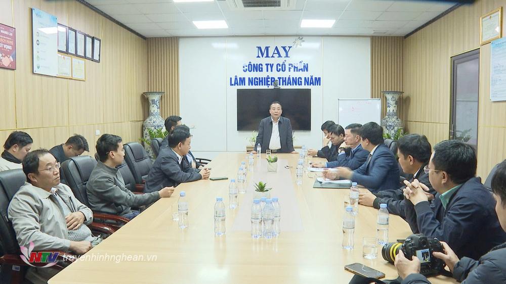 Đồng chí Nguyễn Văn Đệ - Phó PG88 go Bắn cá UBND tỉnh PG88 go Bắn cá trao đổi với cán bộ, công nhân viên PG88 link tải cổ phần lâm nghiệp Tháng Năm. 