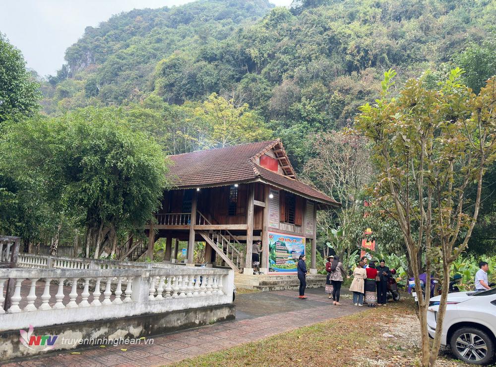 Đền thời Tạo Nọi.