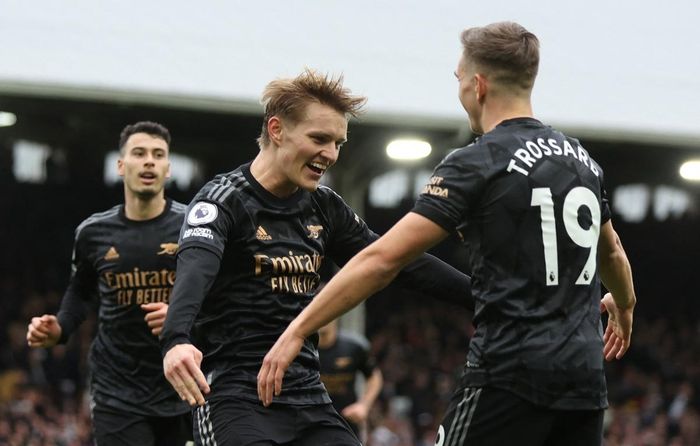 Leandro Trossard vẫn là người dọn cỗ cho đồng đội lập công và hoàn tất cú hat-trick kiến tạo trước Fulham.
