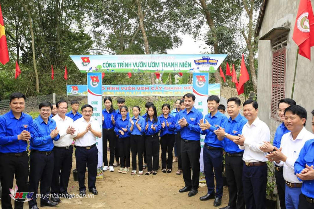 vườn ươm thanh niên tại xã Thanh Tiên. 