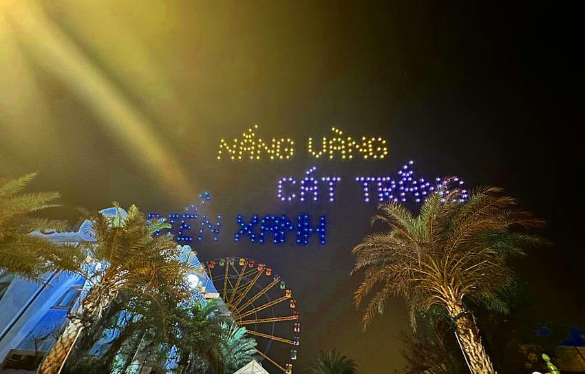 Bình Thuận nắng vàng, cát trắng, biển xanh.