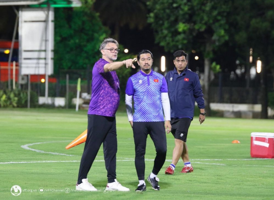 Giờ chờ xem ông Troussier lựa chọn chơi thế nào. Ảnh: VFF