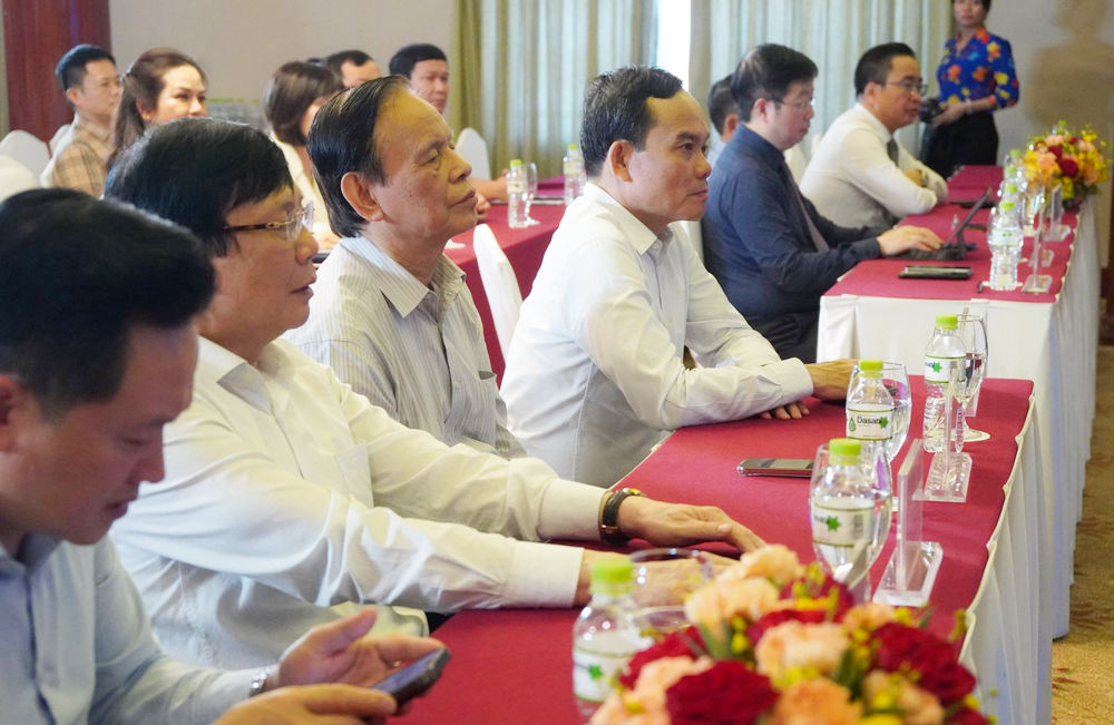 Các đại biểu dự phiên bế mạc.