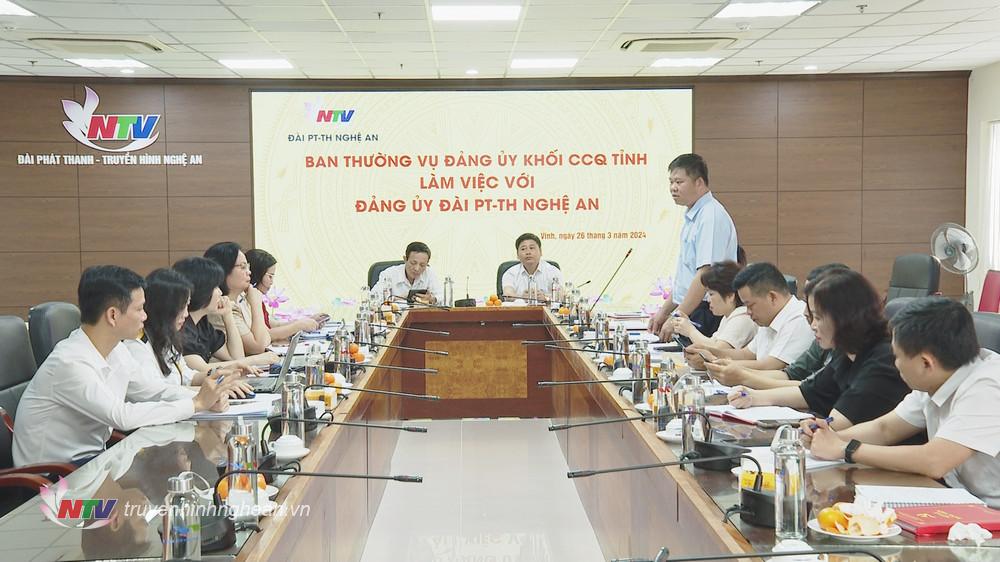 Toàn cảnh buổi làm việc.