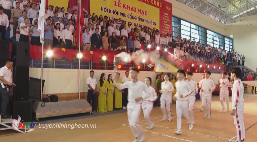 Các VĐV dẫn ngọn lửa