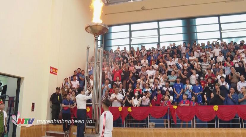 Phó PG88 go Bắn cá UBND Bùi Đình Long thắp lửa đài
