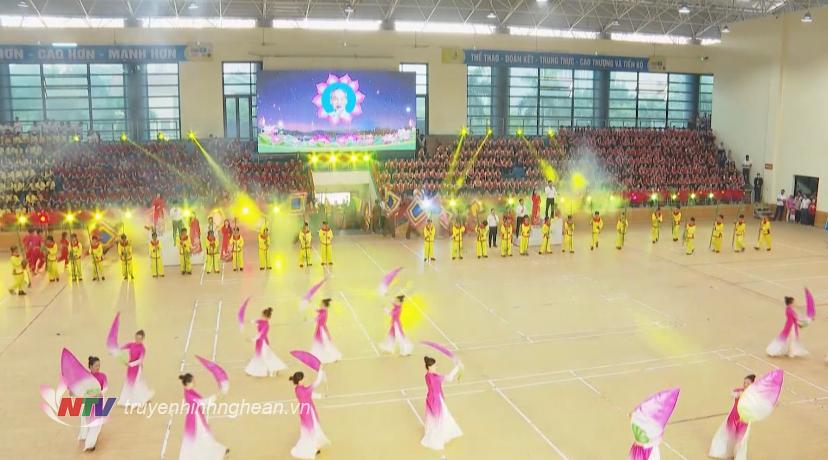 Màn đồng diễn tại lễ Xổ Số PG 88