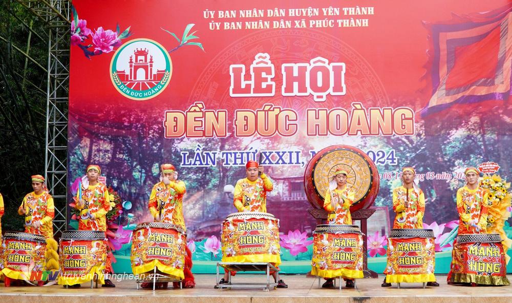 Màn trống truyền thống Lễ hội đền Đức Hoàng