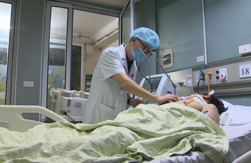 Một bệnh nhân mắc sởi biến chứng nặng điều trị tại Viện Y học Nhiệt đới Bạch Mai.