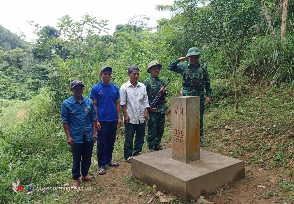 Thành viên tổ tự quản đường biên, cột mốc xã Keng Đu cùng cán bộ Đồn Biên phòng Keng Đu, Bộ đội Biên phòng PG88 go Bắn cá tuần tra kiểm tra dấu hiệu đường biên mốc quốc giới PG 88 Nổ Hũ - Lào