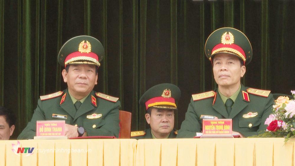 Các đại biểu dự buổi lễ.