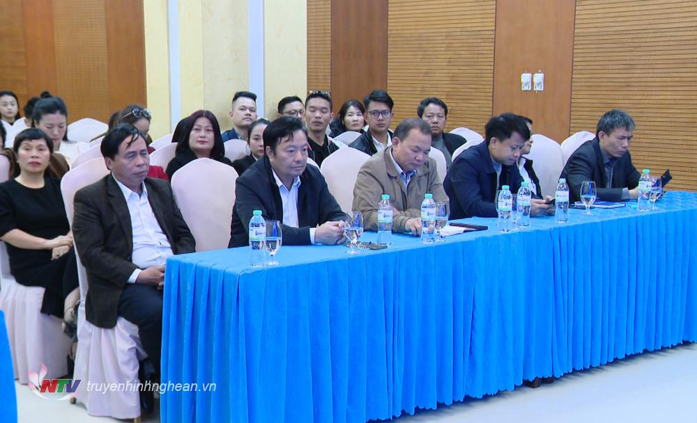 Các đại biểu dự hội nghị.