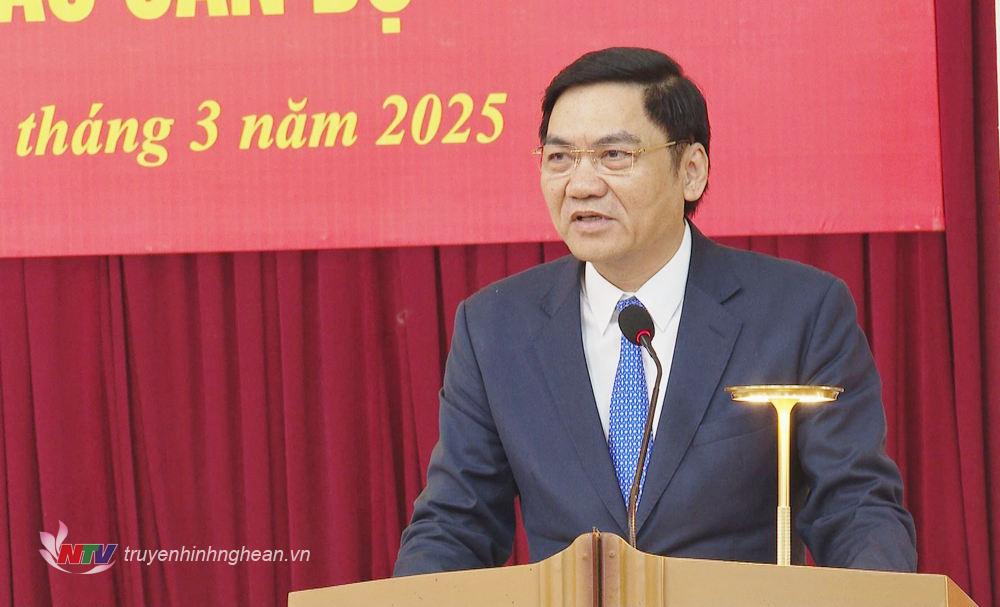 Phó Bí thư Thường trực Tỉnh ủy Hoàng Nghĩa Hiếu phát biểu giao nhiệm vụ.