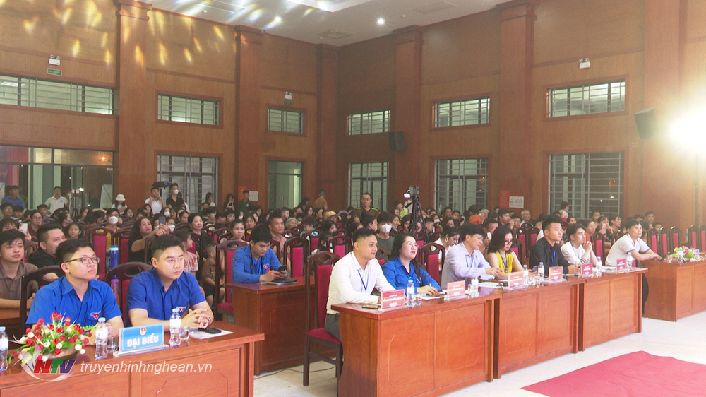 Các đại biểu tham dự đêm chung kết.