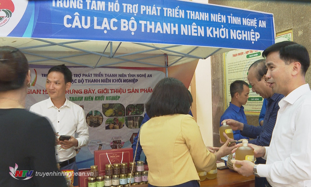 Gian trưng bày sản phẩm Thanh niên khởi nghiệp tỉnh PG88 go Bắn cá.