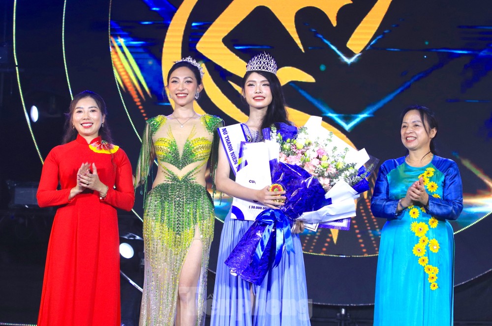 Ban tổ chức trao vương miện kèm theo giấy chứng nhận của Ban Tổ chức, tiền thưởng trị giá 60.000.000 đồng bao gồm Voucher của nhà tài trợ cho thí sinh đạt giải Nhất cuộc thi.