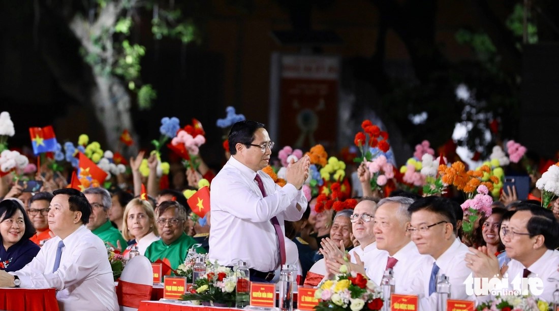 Thủ tướng Phạm Minh Chính cùng các lãnh đạo dự chương trình tại điểm cầu Hà Nội.