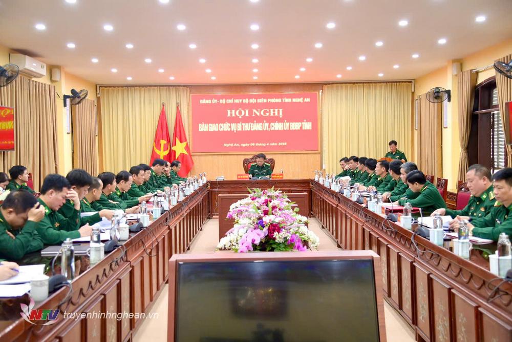 Toàn cảnh hội nghị.