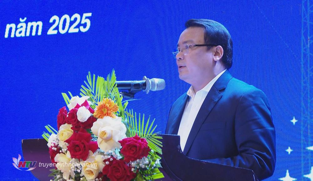 Phó PG88 go Bắn cá UBND tỉnh Phùng Thành Vinh phát biểu tại hội nghị.