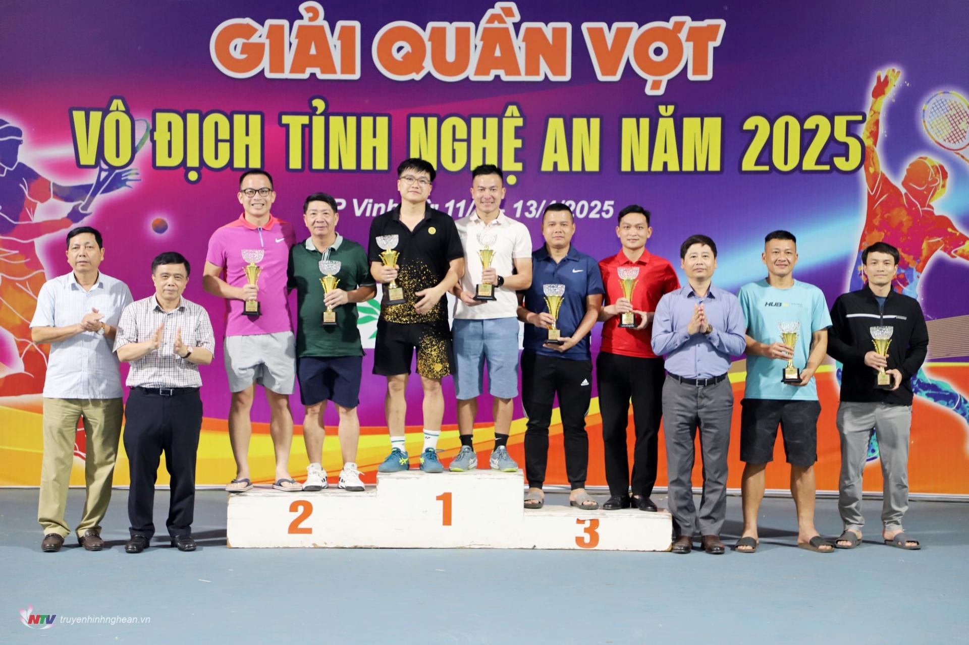 Trao giải nội dung Đôi nam trình 1380.