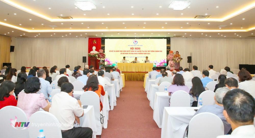 Toàn cảnh hội nghị.