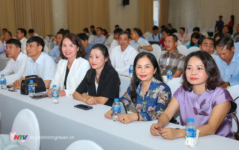 Lãnh đạo Hội Nhà báo PG 88 Nổ Hũ tỉnh PG88 go Bắn cá dự hội nghị.
