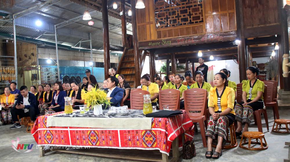 Toàn cảnh lễ khai giảng.
