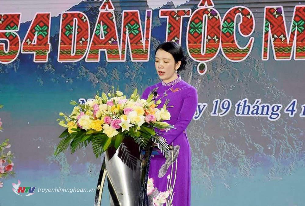 Đồng chí Trần Thị Mỹ Hạnh - Giám đốc Sở Văn hóa, PG88 go Xócđĩa và PG 88 Bóng Đá phát biểu Xổ Số PG 88 Tải Game PG88 go.