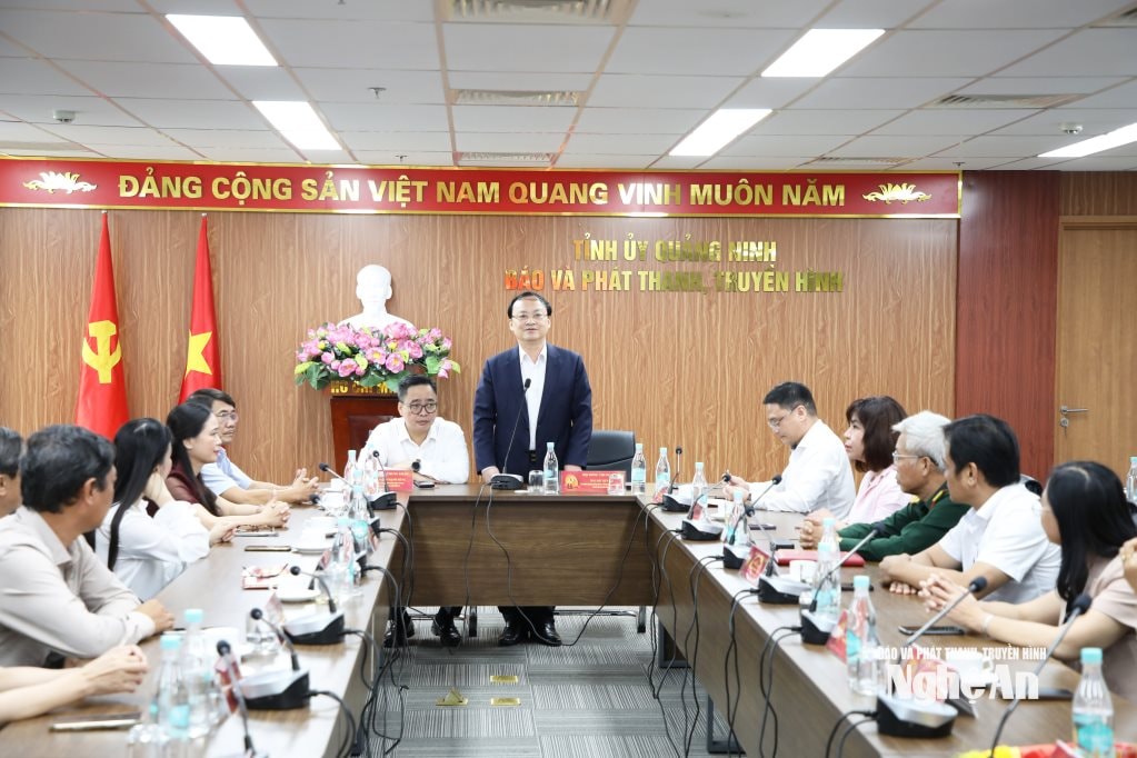 Đồng chí Đỗ Tiến Sỹ - Ủy viên Trung ương Đảng, Tổng Giám đốc Đài Tiếng nói PG 88 Nổ Hũ, Phó trưởng Ban Tuyên giáo và Dân vận Trung ương, Trưởng Ban chỉ đạo Link Vào PG88 link Phát thanh toàn quốc, phát biểu tại cuộc họp Hội đồng chung khảo.